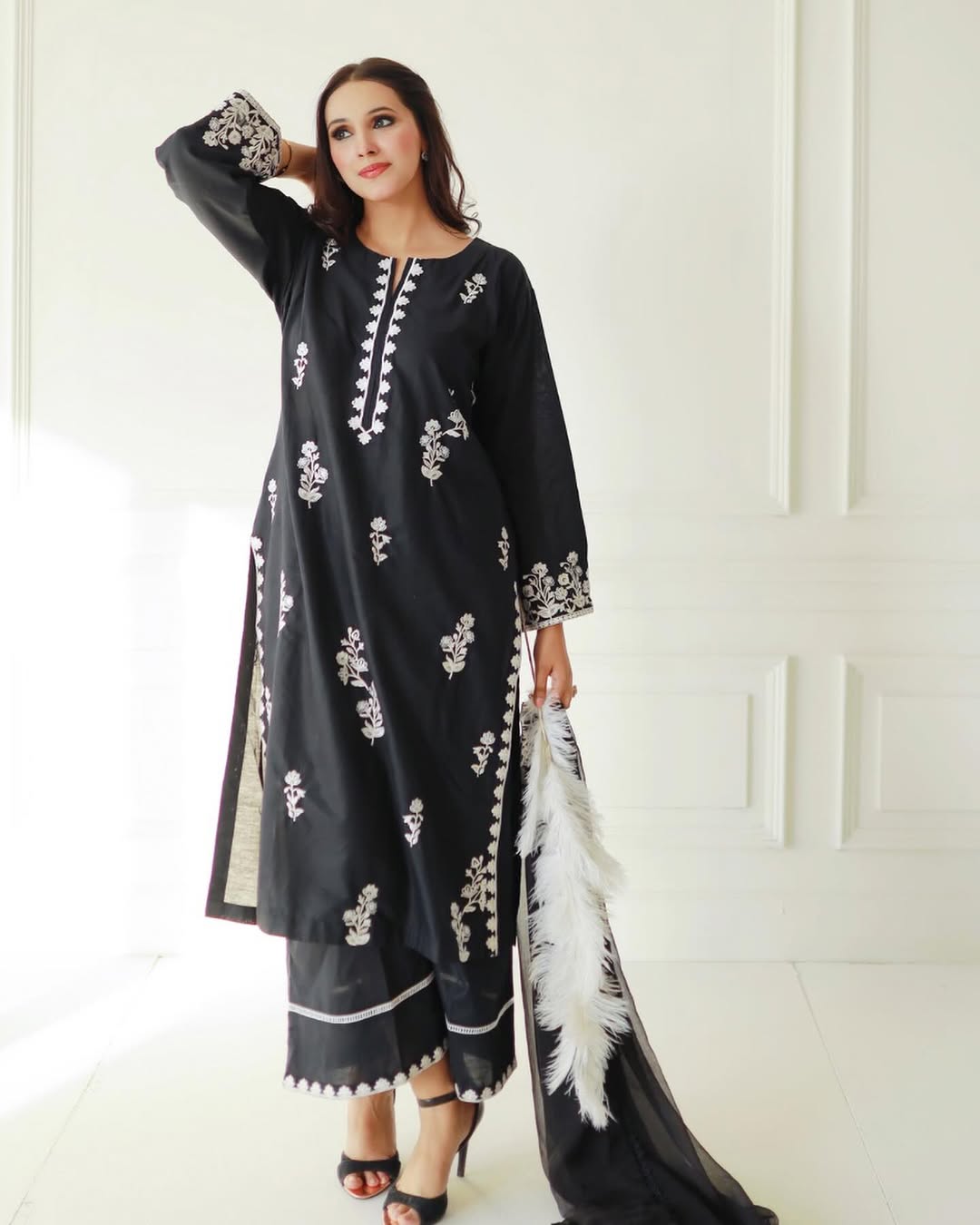 Delight Black Embroidered Long-Length Suit