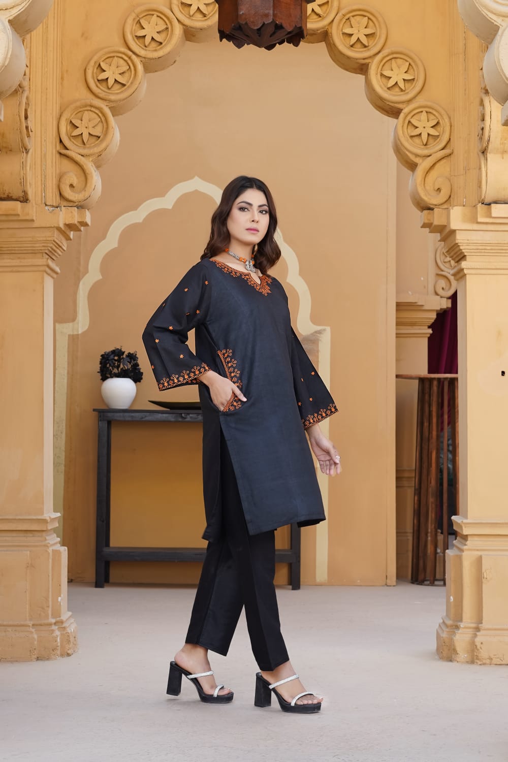 Pocket Embroidery 2-Piece Suit